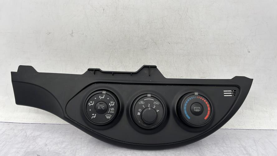 Commande chauffage TOYOTA YARIS 3 PHASE 2 Essence