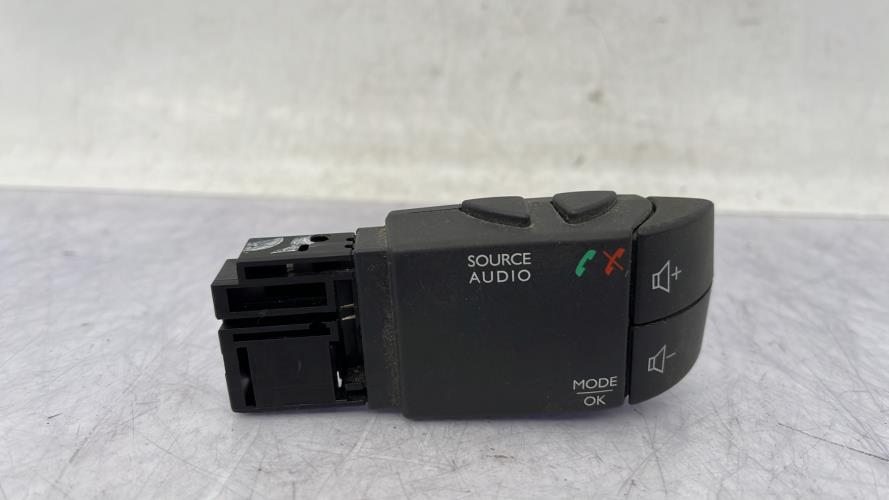 Commande autoradio DACIA LOGAN MCV 2 PHASE 2 BREAK Essence