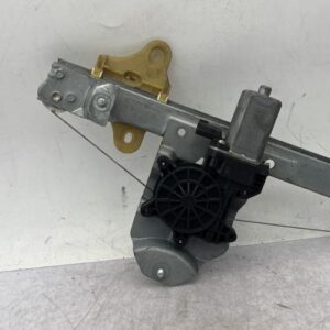 Moteur leve vitre avant gauche RENAULT CLIO 4 PHASE 1 Essence