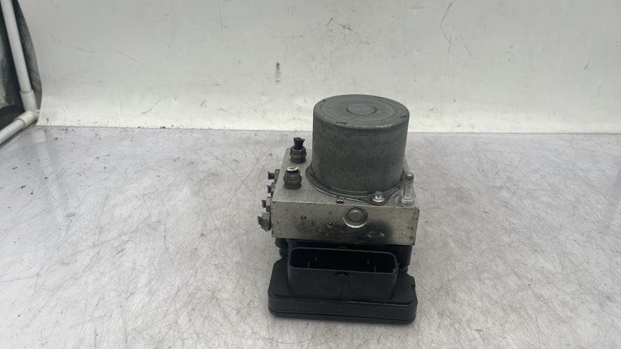 Bloc ABS (freins anti-blocage) VOLKSWAGEN POLO 5 PHASE 2 Essence