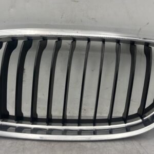 Calandre gauche BMW SERIE 3 E90 PHASE 2 Diesel