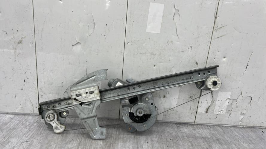 Leve vitre electrique avant droit PEUGEOT 107 PHASE 2 Essence