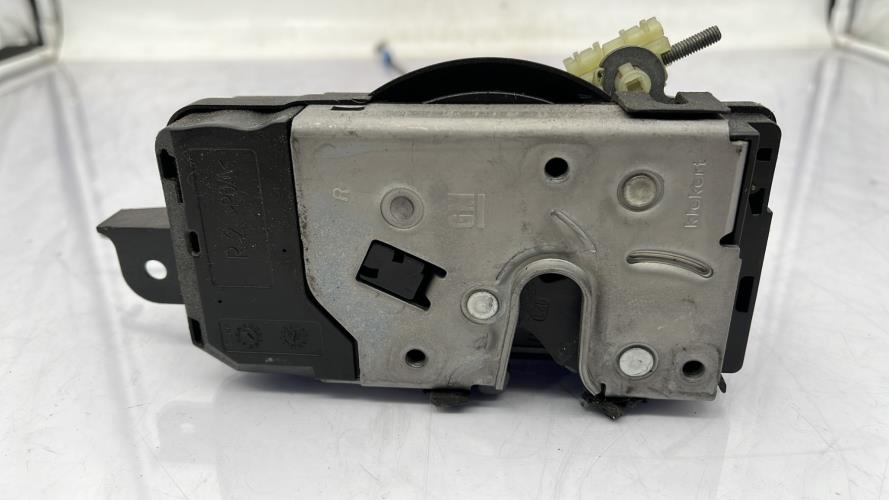 Serrure avant droit OPEL ZAFIRA B PHASE 1 Diesel