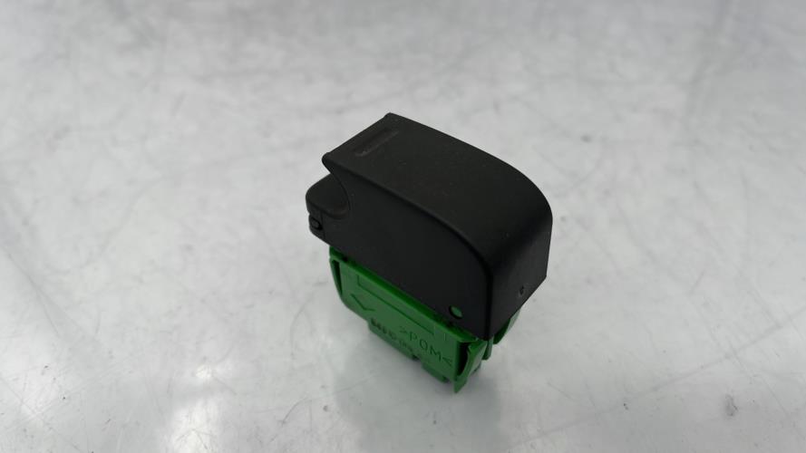 Interrupteur de leve vitre avant droit PEUGEOT 107 PHASE 2 Essence