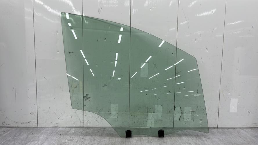 Vitre avant droit PEUGEOT 208 1 PHASE 2 Diesel