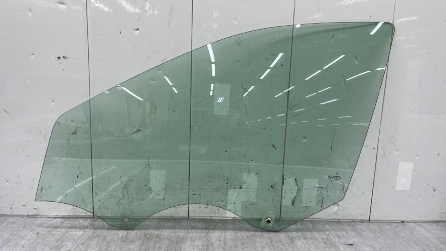 Vitre avant gauche MERCEDES CLASSE C 203 PHASE 1 Diesel