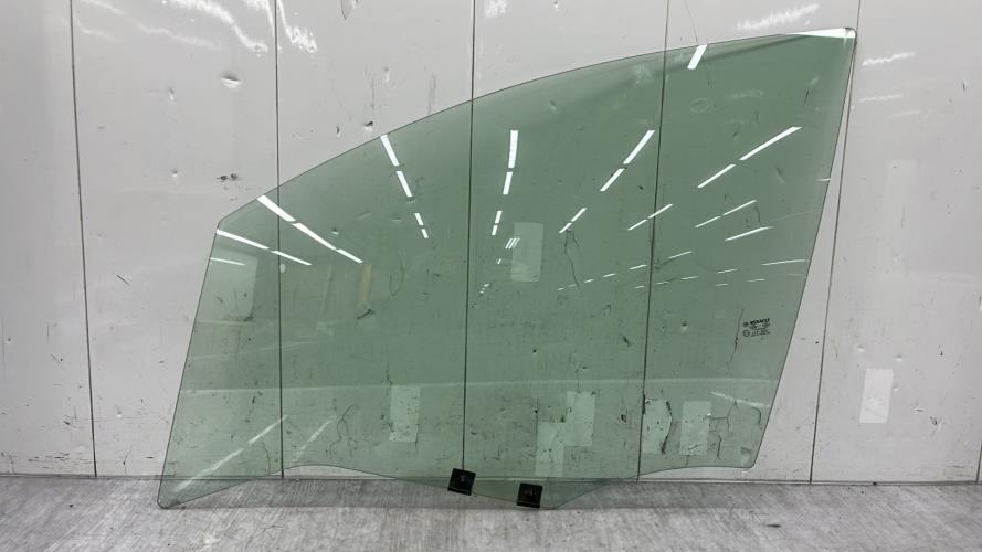 Vitre avant gauche RENAULT CLIO 4 PHASE 1 Diesel