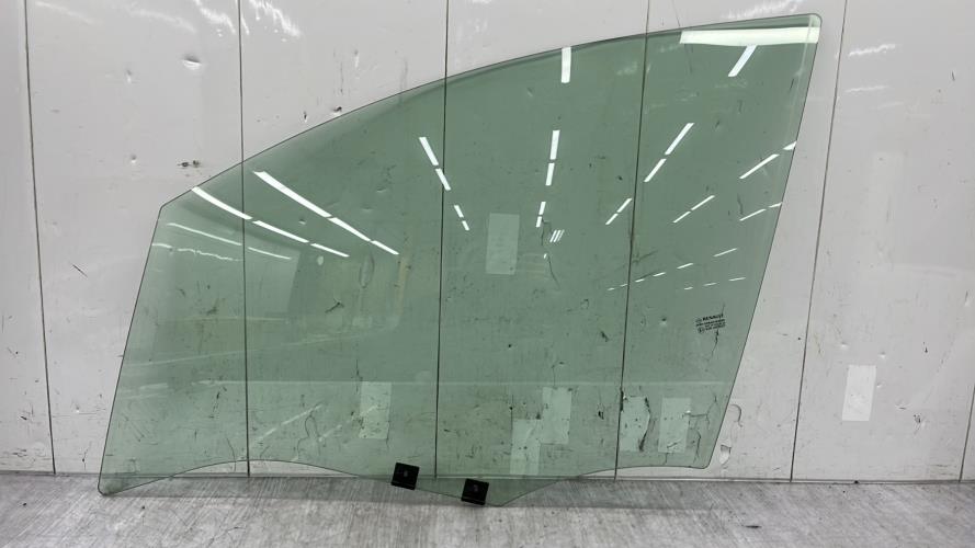 Vitre avant gauche RENAULT CLIO 4 PHASE 1 Diesel