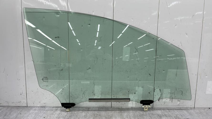 Vitre avant droit TOYOTA AURIS 1 PHASE 1 Diesel
