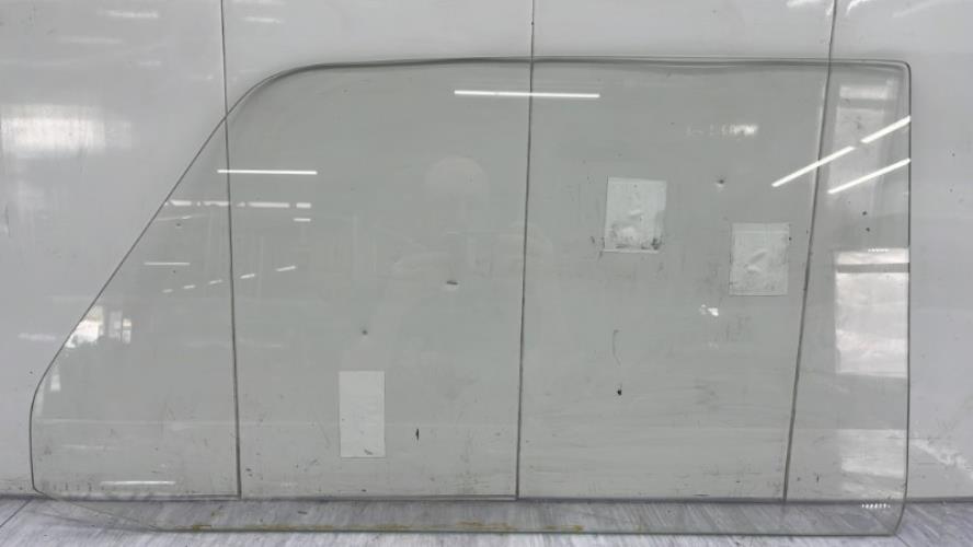 Vitre arriere droit PEUGEOT Essence
