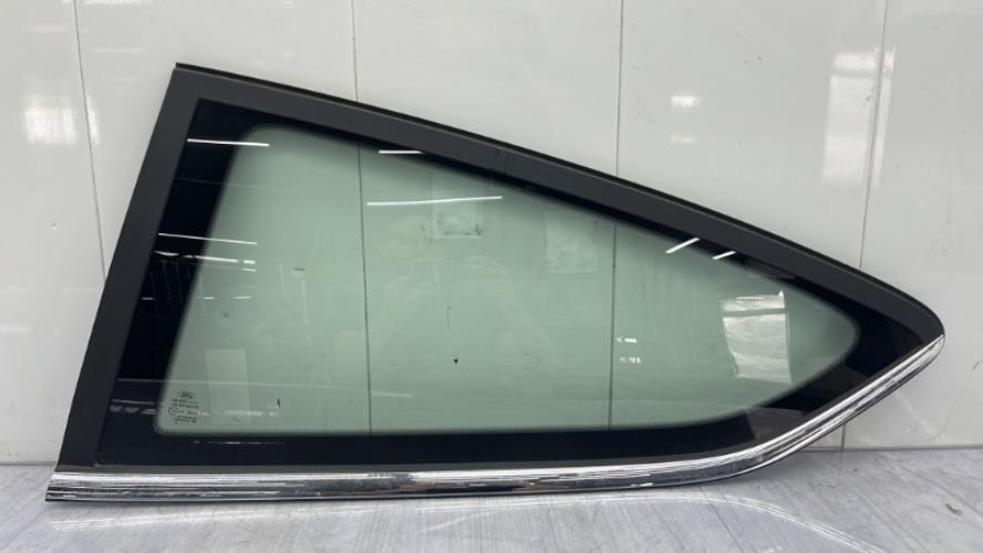 Custode arriere gauche FORD FIESTA 6 PHASE 1 Diesel