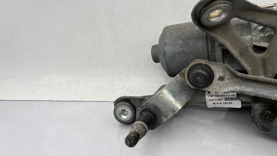 Moteur essuie glace avant droit PEUGEOT 407 PHASE 1 BREAK Diesel