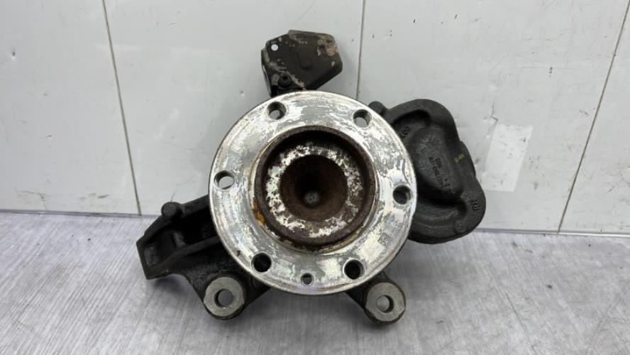 Fusee avant droit MERCEDES SPRINTER 3 Diesel