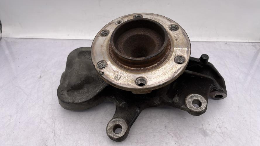 Fusee avant gauche MERCEDES SPRINTER 3 Diesel