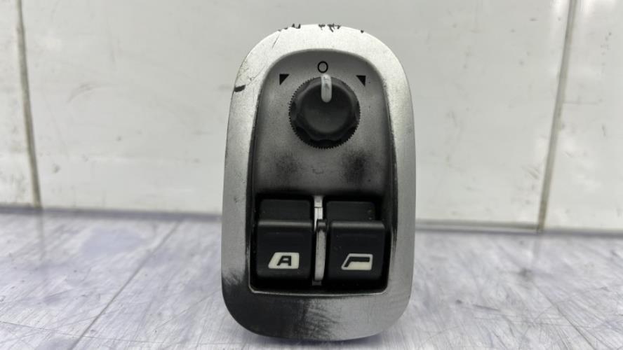 Interrupteur de leve vitre PEUGEOT 206+ Diesel