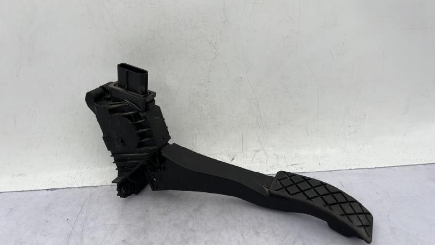 Pedale d'accelerateur VOLKSWAGEN TOURAN 3 Diesel