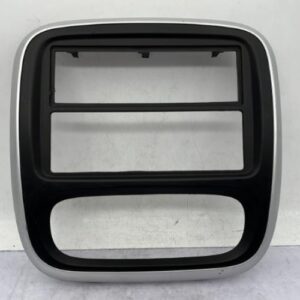 Facade autoradio RENAULT TRAFIC 3 COURT PHASE 1 Diesel