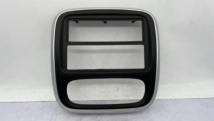 Facade autoradio RENAULT TRAFIC 3 COURT PHASE 1 Diesel