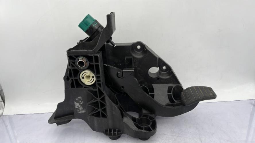 Pedale de frein RENAULT TRAFIC 3 COURT PHASE 1 Diesel