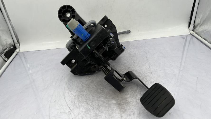 Pedale d'embrayage RENAULT TRAFIC 3 COURT PHASE 1 Diesel