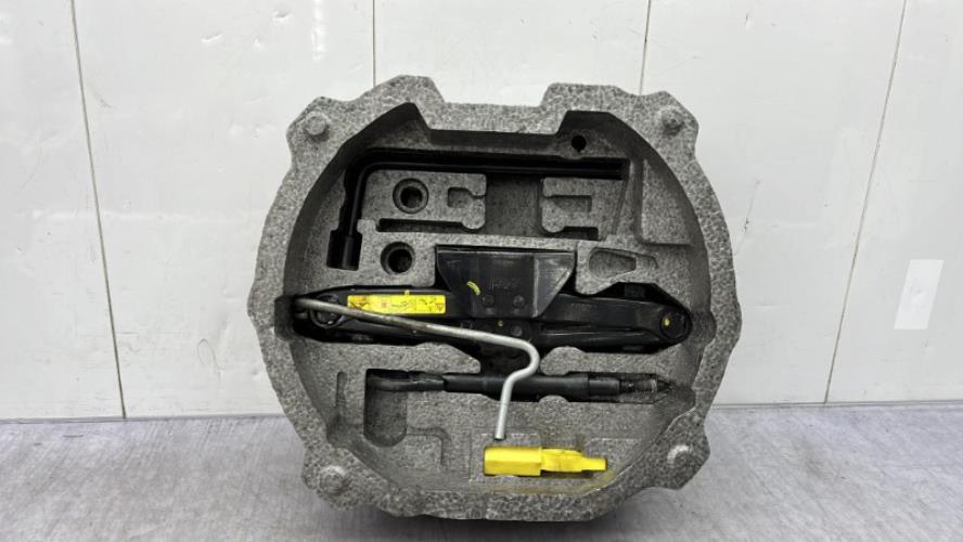 Cric (Ensemble depannage) PEUGEOT 407 PHASE 2 Diesel