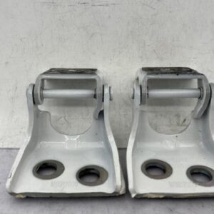 Charniere de porte arriere droit DACIA SPRING PHASE 1 Electricité