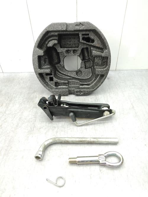 Cric (Ensemble depannage) SKODA FABIA 2 PHASE 1 Essence