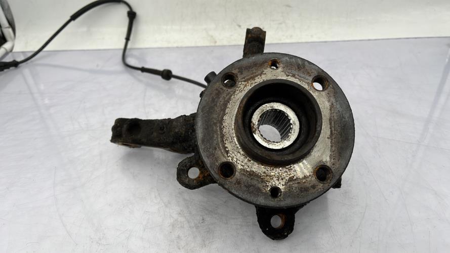 Fusee avant gauche RENAULT TWINGO 2 PHASE 1