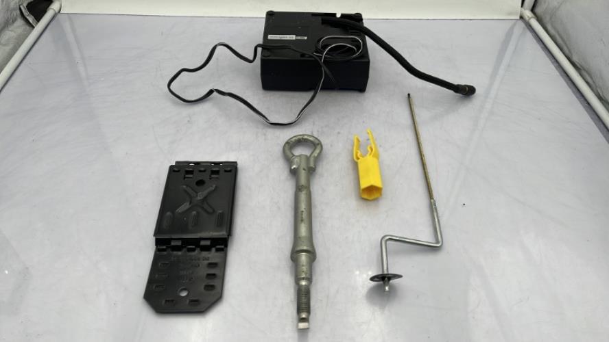 Cric (Ensemble depannage) CITROEN C4 GRAND PICASSO 1 Diesel