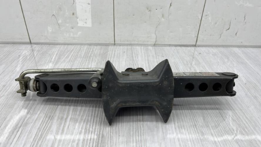 Cric PEUGEOT 309 PHASE 2 Essence