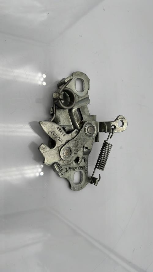 Serrure de capot PEUGEOT 208 1 PHASE 1 Essence