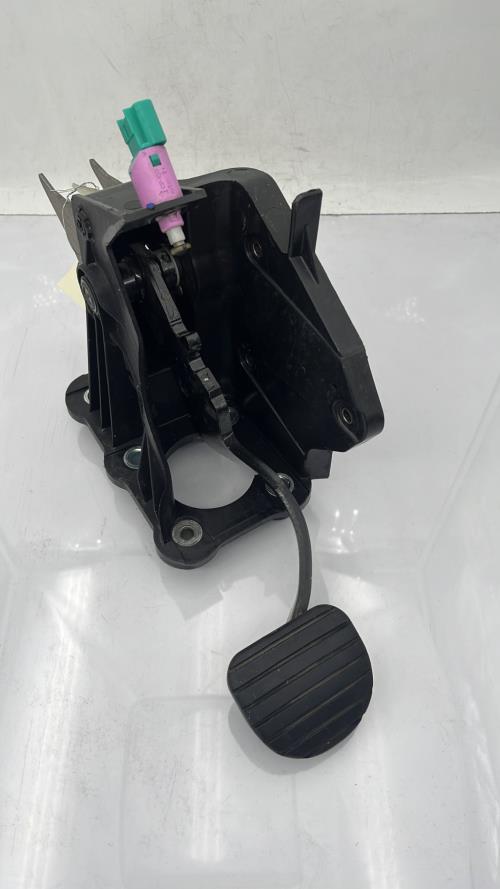Pedale de frein RENAULT LAGUNA 3 PHASE 1 COUPE Diesel