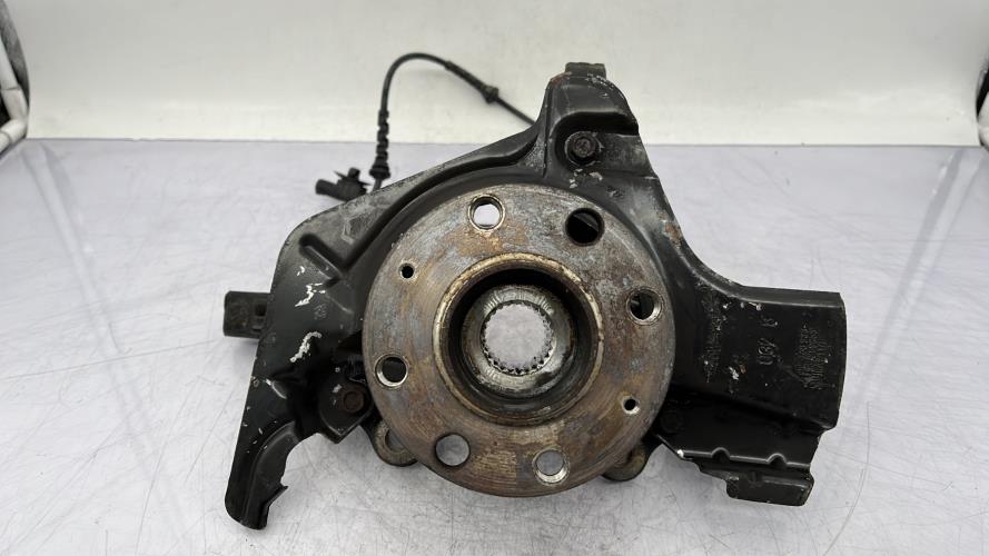 Fusee avant gauche OPEL CORSA D PHASE 1 Diesel