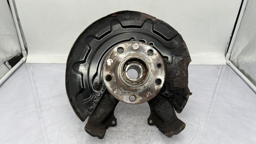 Fusee avant gauche VOLKSWAGEN GOLF 7 PHASE 1 Essence