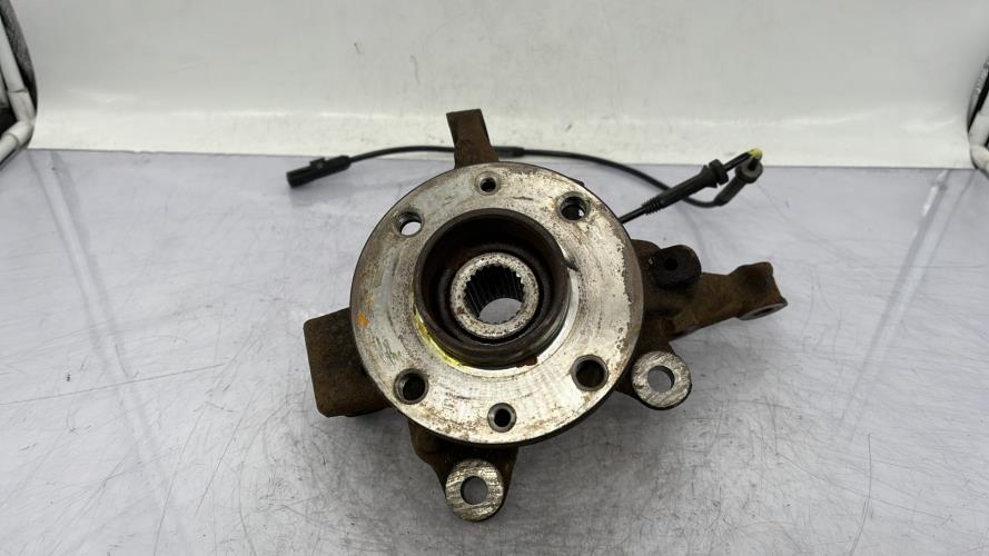 Fusee avant droit DACIA SANDERO 2 PHASE 2 Essence