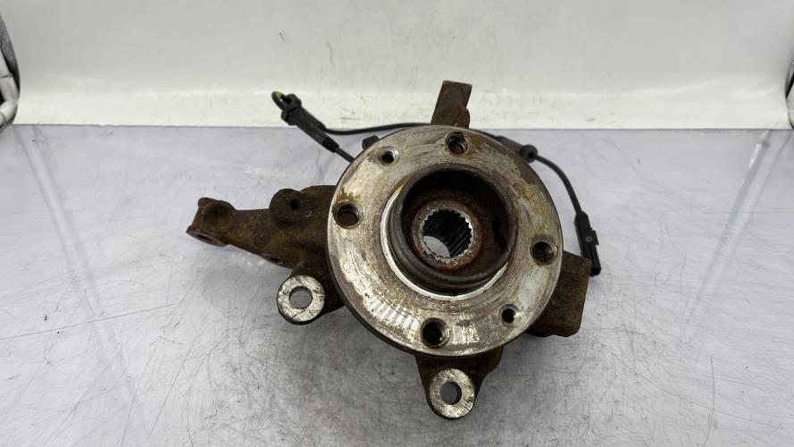 Fusee avant gauche DACIA SANDERO 2 PHASE 2 Essence