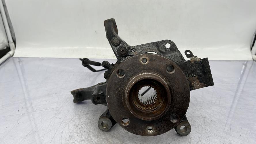 Fusee avant gauche RENAULT CAPTUR 1 PHASE 1 Diesel