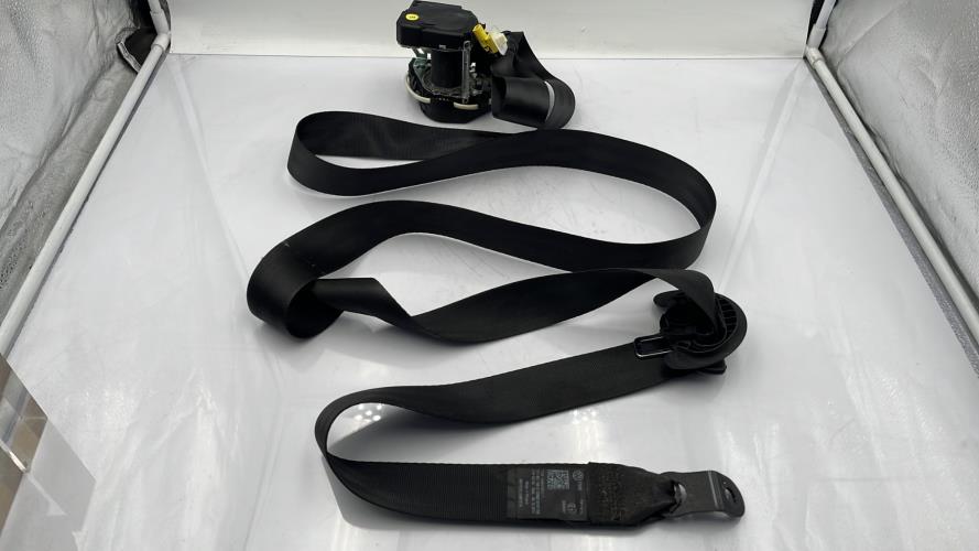Ceinture avant droit VOLKSWAGEN TOURAN 2 Diesel