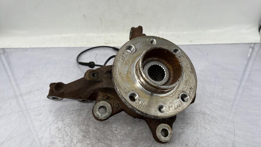 Fusee avant gauche DACIA SANDERO 3 STEPWAY Essence/GPL