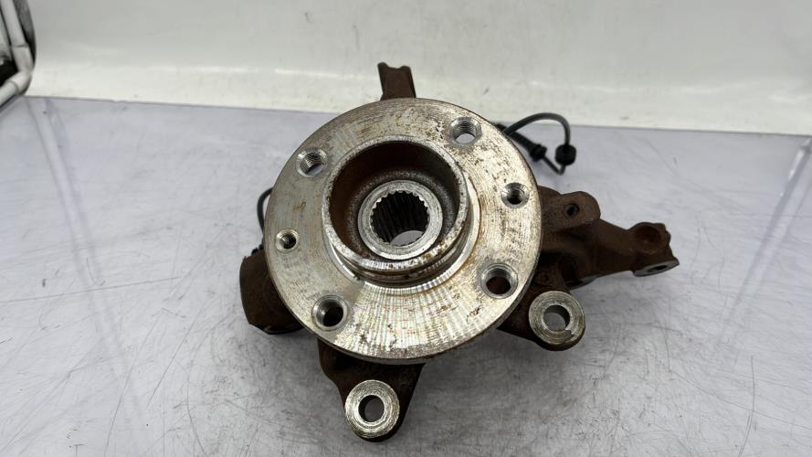 Fusee avant droit DACIA SANDERO 3 STEPWAY Essence/GPL