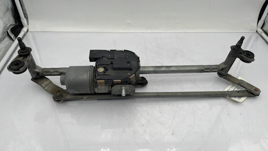Moteur essuie glace avant VOLKSWAGEN GOLF 6 Diesel