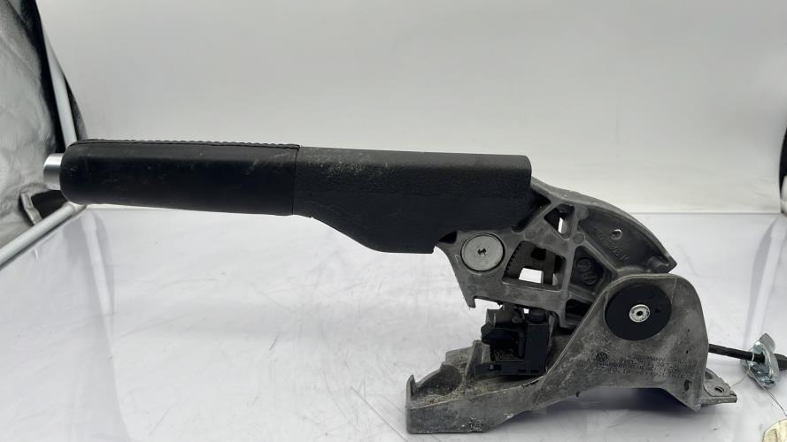 Levier frein à main VOLKSWAGEN GOLF 6 Diesel