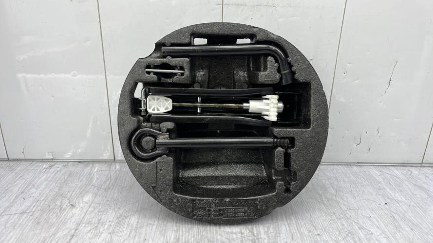 Cric (Ensemble depannage) RENAULT CLIO 3 PHASE 2 Diesel