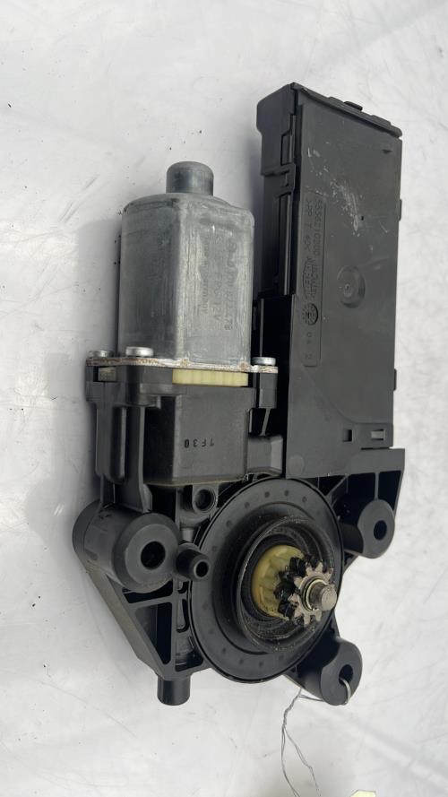 Moteur leve vitre avant gauche RENAULT SCENIC 3 PHASE 1 Diesel