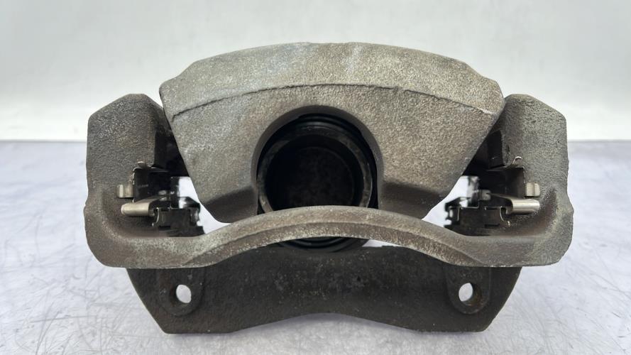 Etrier avant gauche (freinage) TOYOTA RAV4 3 PHASE 1 Diesel