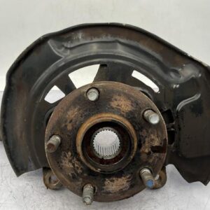 Fusee avant gauche TOYOTA RAV4 3 PHASE 1 Diesel