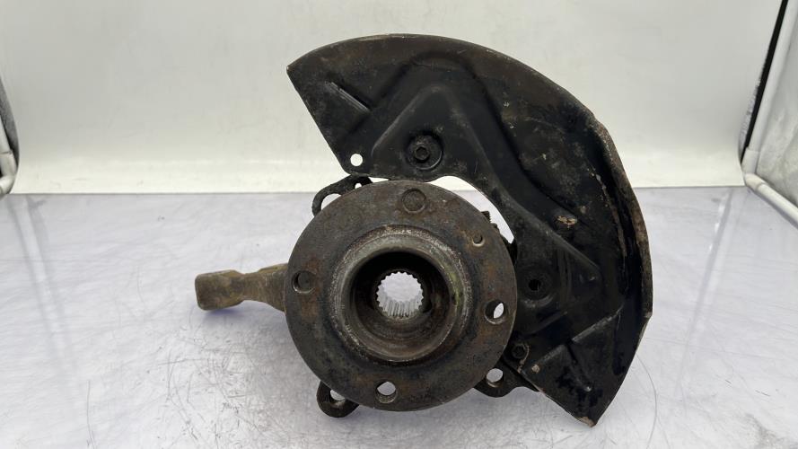 Fusee avant gauche VOLKSWAGEN GOLF 3 Diesel