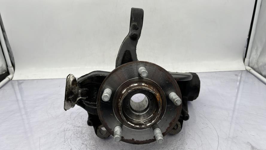 Fusee avant droit FORD MONDEO 3 PHASE 1