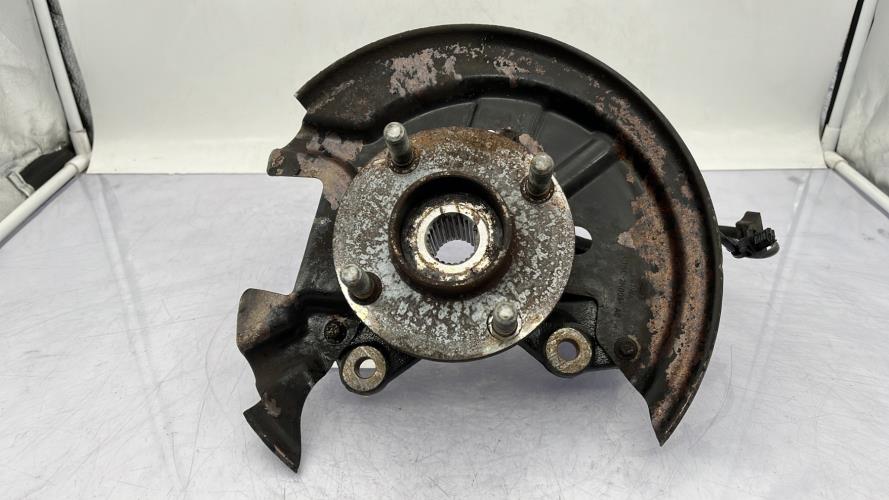 Fusee avant droit FORD FIESTA 6 PHASE 2 Essence