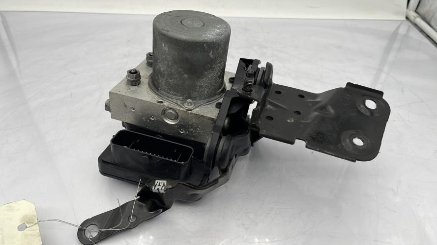 Bloc ABS (freins anti-blocage) VOLKSWAGEN POLO 6 PHASE 1 Diesel